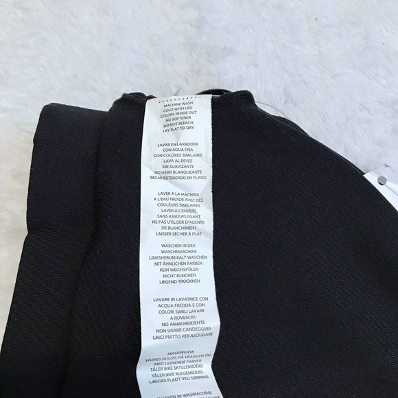 Fabletics NWT Performance Sports Bra Women S - Picture 8 of 8